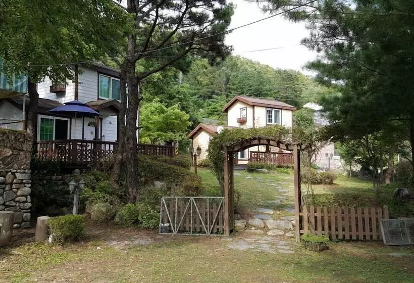 Majatalo Morning Palace