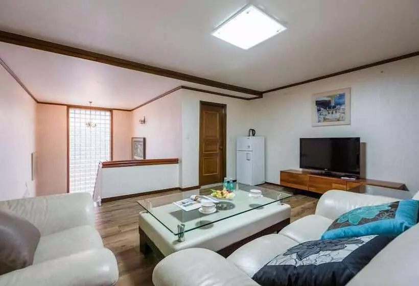 Majatalo Morning Palace