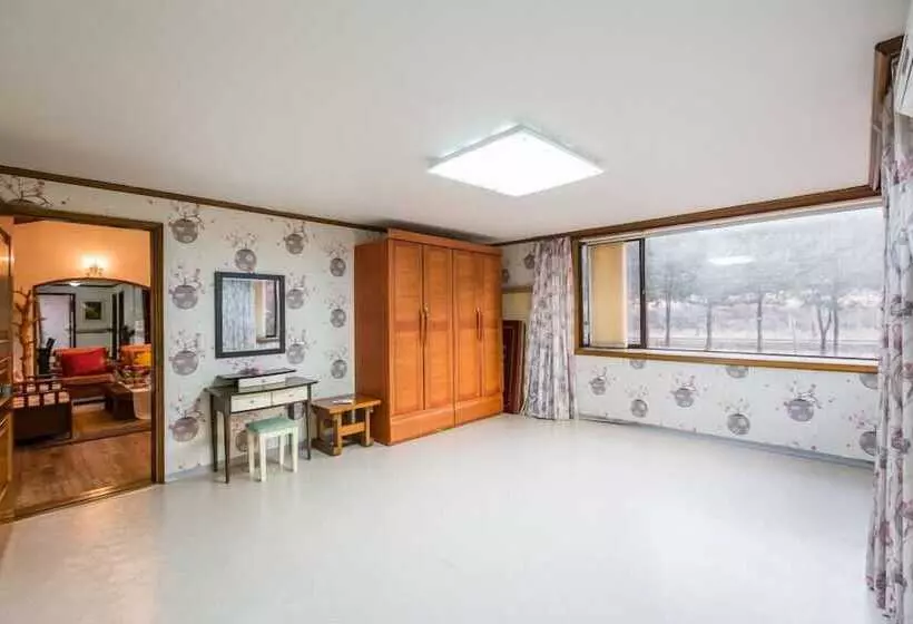 Majatalo Morning Palace