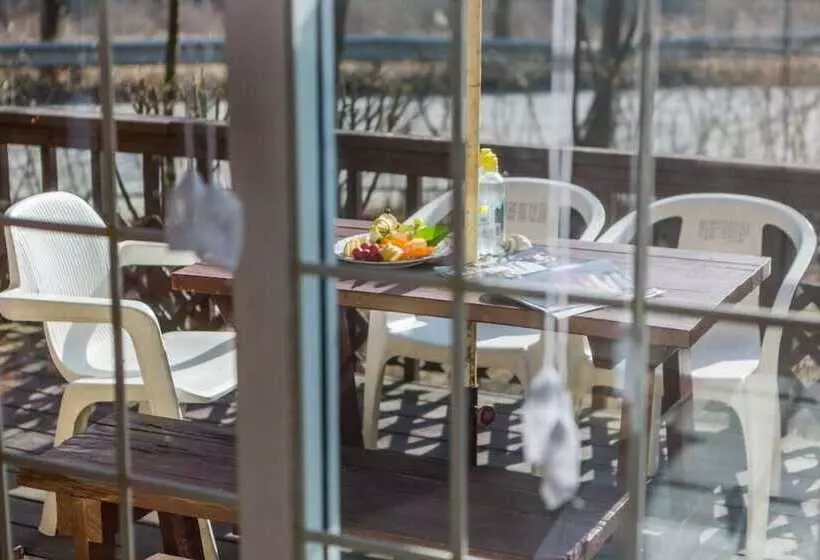 Majatalo Morning Palace