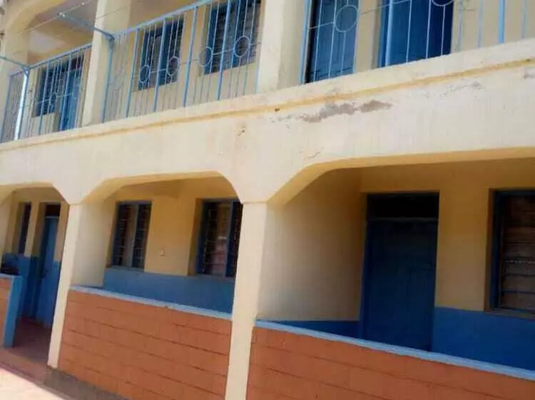 پانسیون The Place Bar And Restaurant