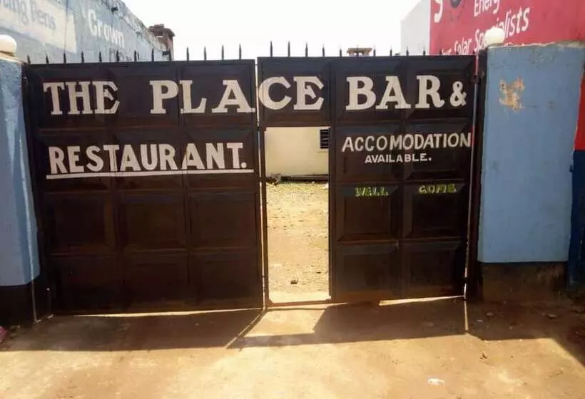 پانسیون The Place Bar And Restaurant