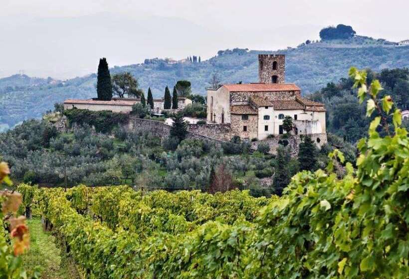 Pretty Farmhouse In Bacchereto With Swimming Pool