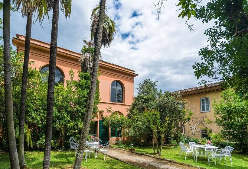 Pretty Farmhouse In Bacchereto With Swimming Pool