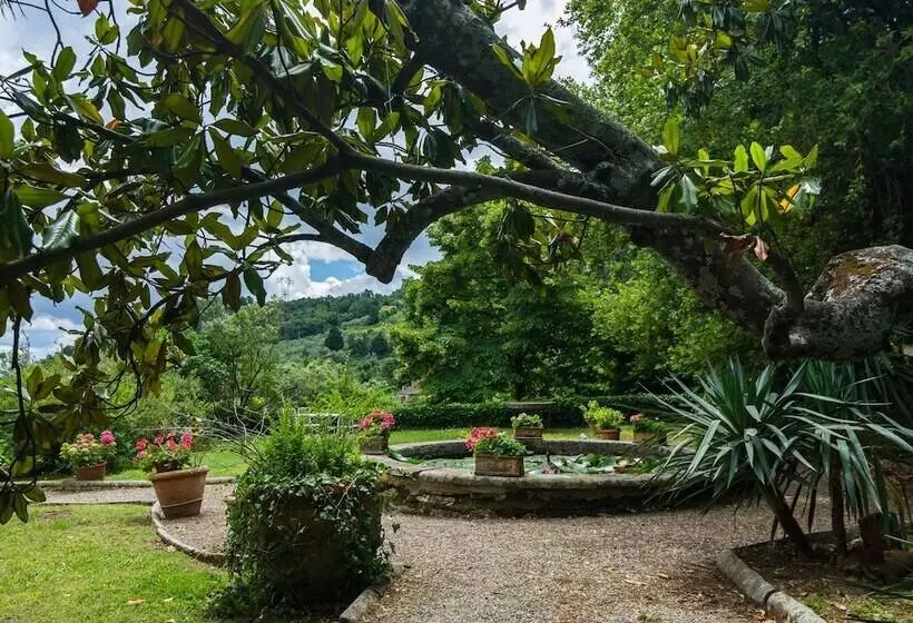 Pretty Farmhouse In Bacchereto With Swimming Pool