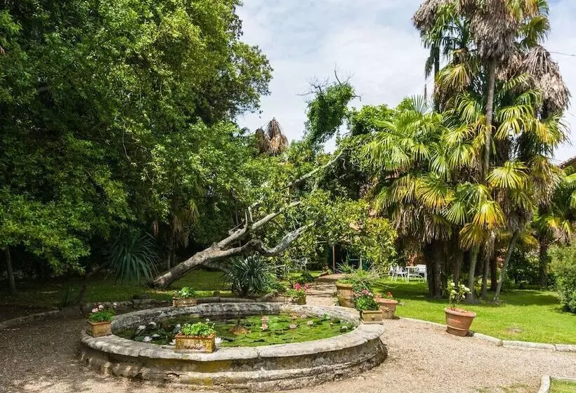 Pretty Farmhouse In Bacchereto With Swimming Pool