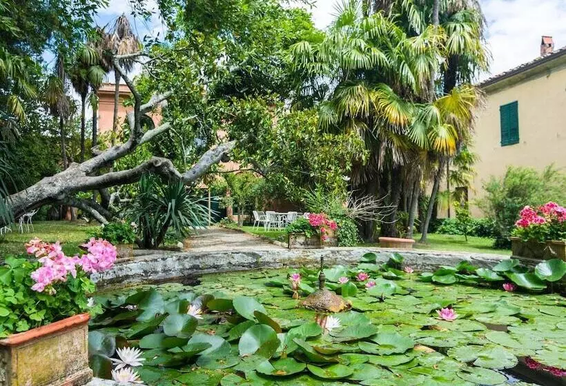 Pretty Farmhouse In Bacchereto With Swimming Pool