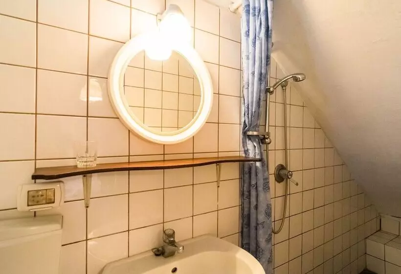 Pretty Farmhouse In Bacchereto With Swimming Pool