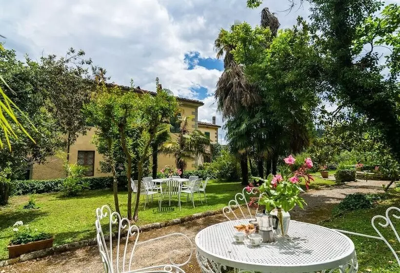 Pretty Farmhouse In Bacchereto With Swimming Pool