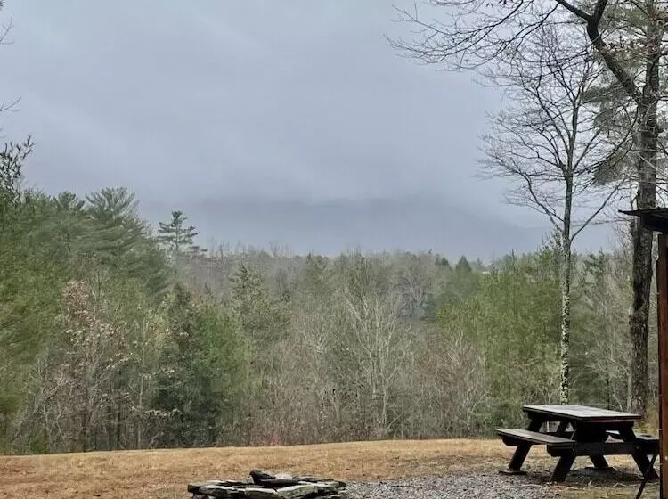 Private And Perfect!   Hot Tub, King Bed, Fireplace   Dog And Motorcycle Friendly Studio Cabin By Re