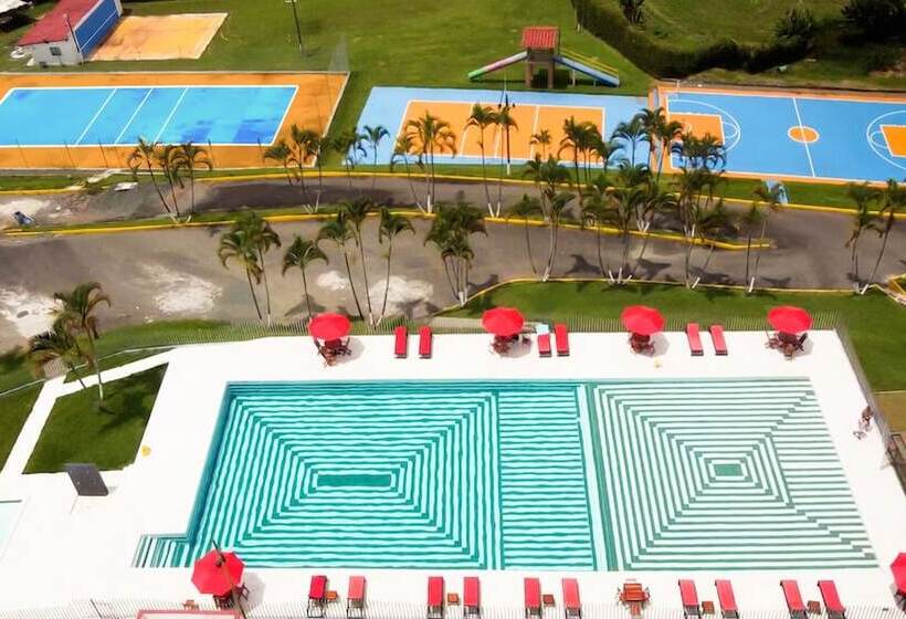 استراحتگاه Club Mónaco