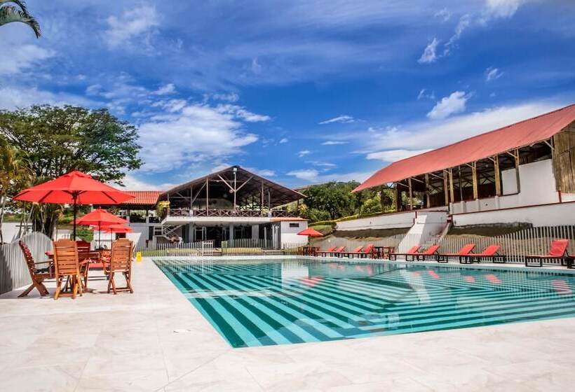 استراحتگاه Club Mónaco