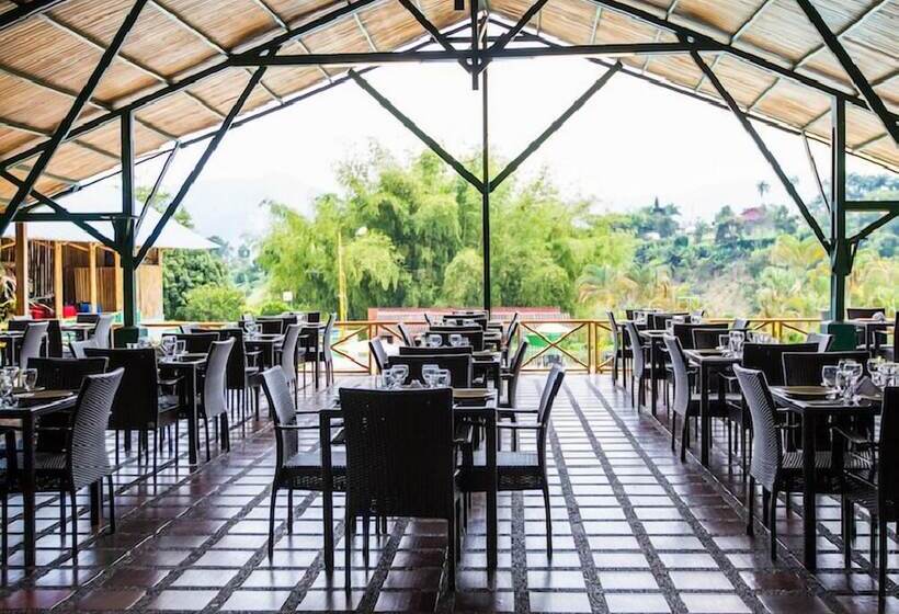 استراحتگاه Club Mónaco