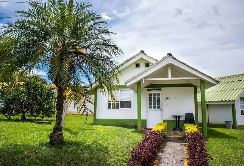 استراحتگاه Club Mónaco