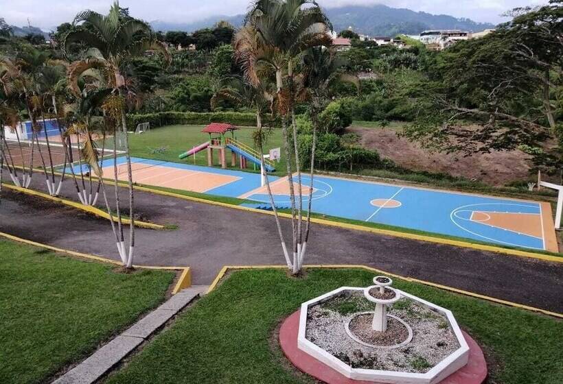 استراحتگاه Club Mónaco