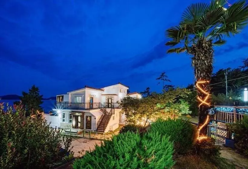 Santamonica Pension
