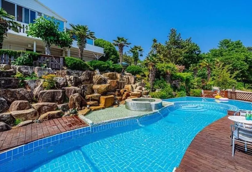 Santamonica Pension
