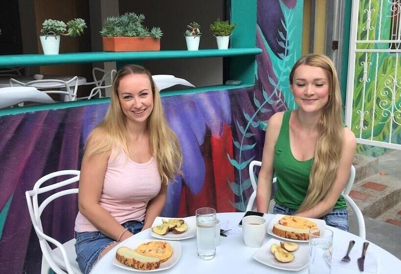 Gaston Coliving Hostel