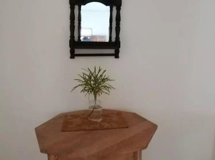 Salhiya Lodge   Hostel