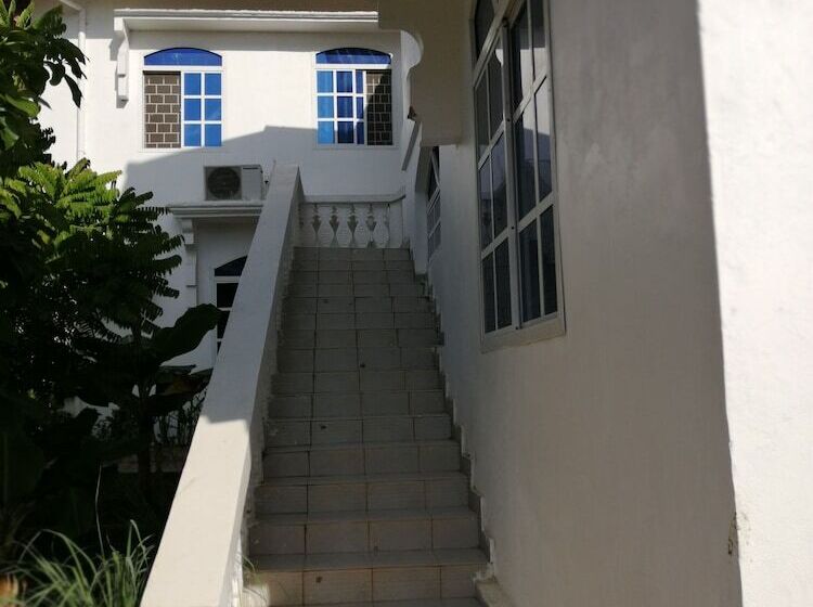 Salhiya Lodge Hostel