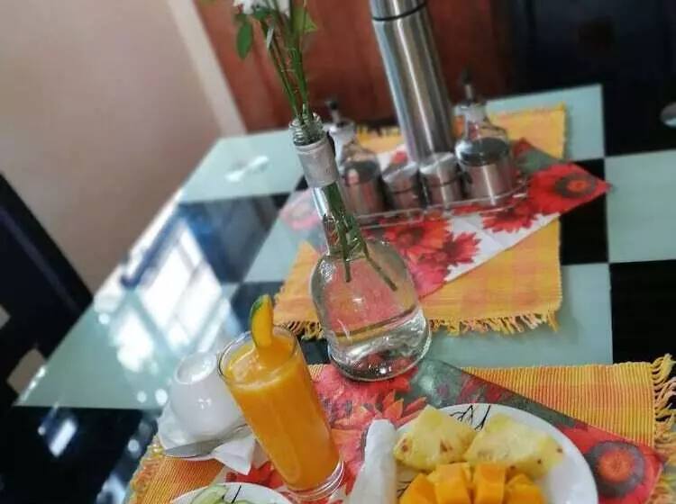 Salhiya Lodge   Hostel