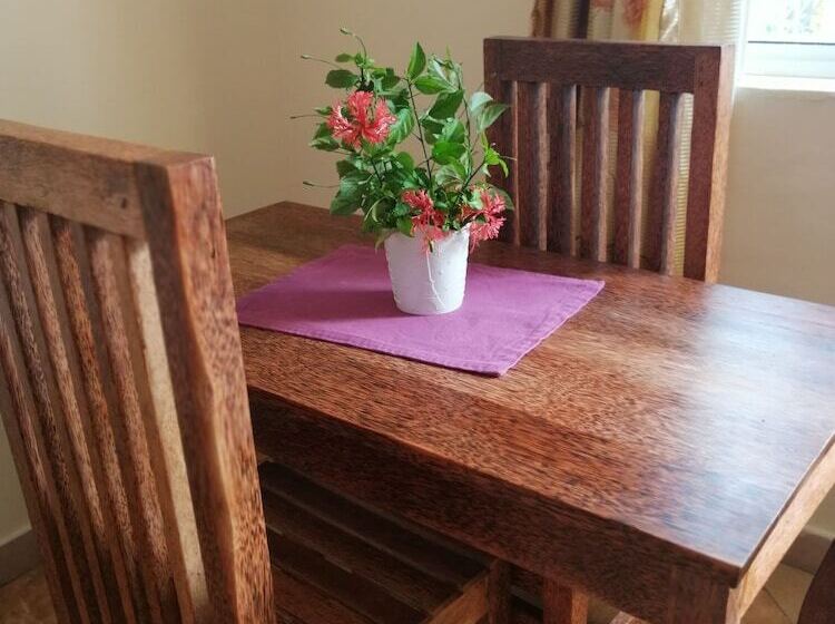 Salhiya Lodge Hostel