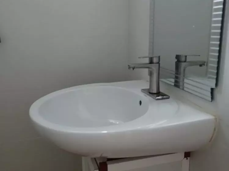 Salhiya Lodge   Hostel