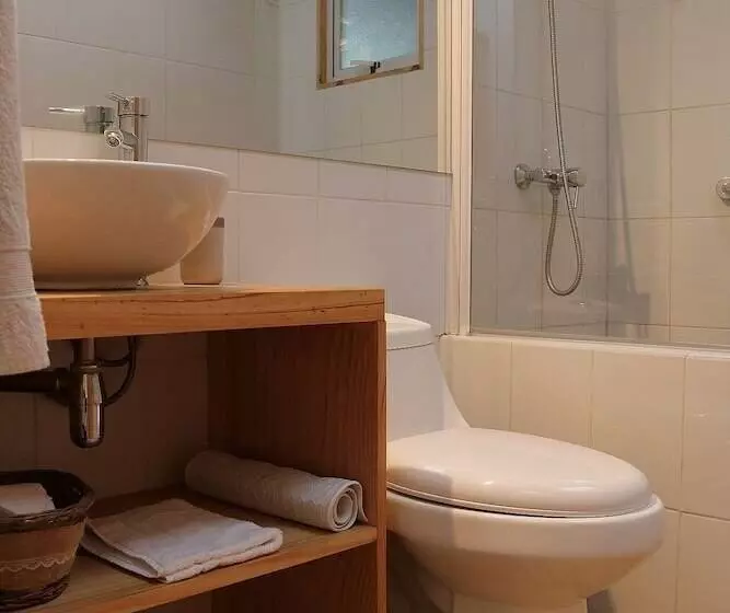 El Arbol Eco Lodge   Hostel