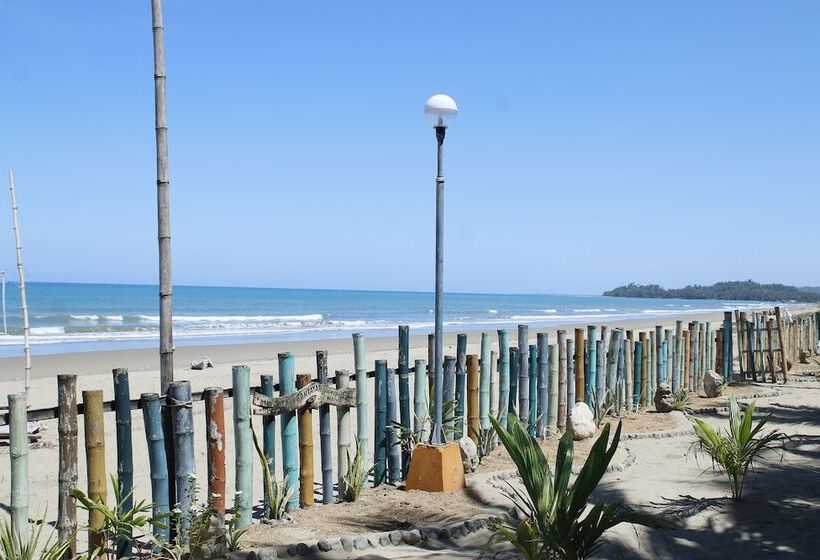 בית מלון כפרי Labros Adventure Camp And Waterfront