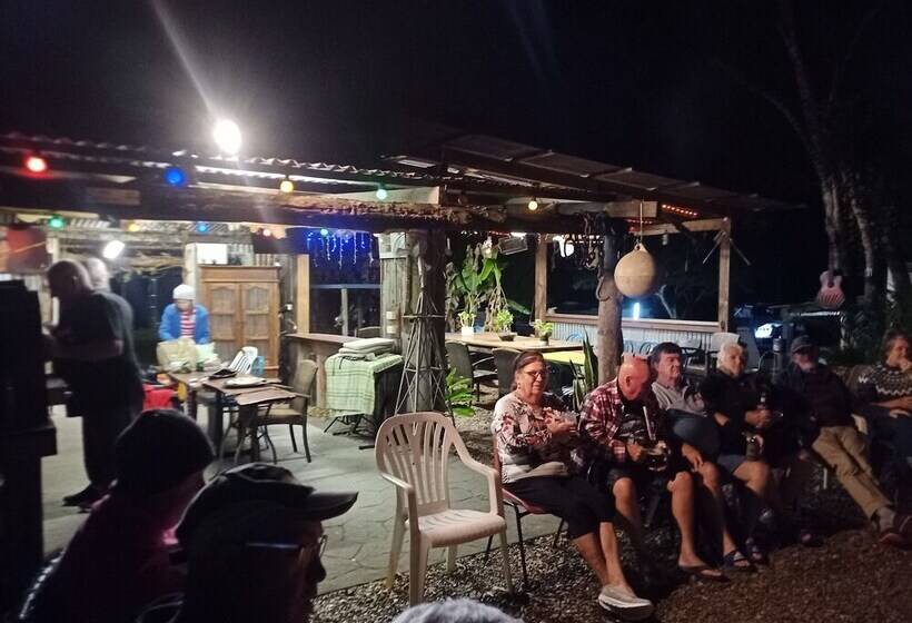 Отель Silver Wattle Caravan Park