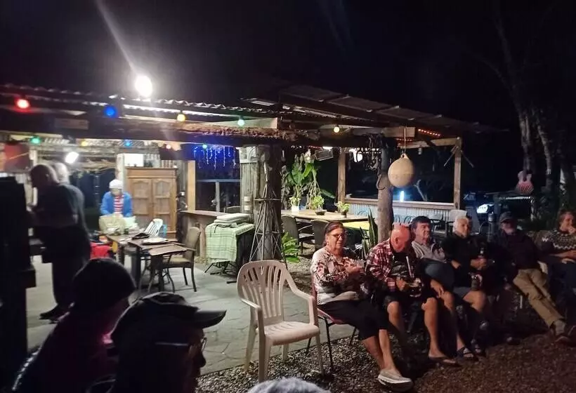 Hotelli Silver Wattle Caravan Park