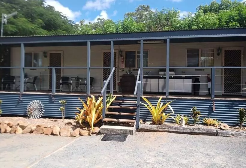 Hotelli Silver Wattle Caravan Park