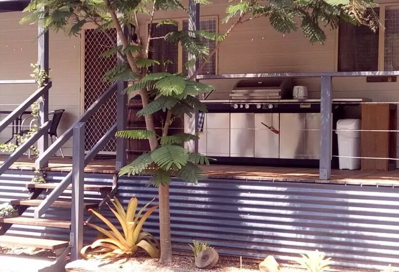 Hotelli Silver Wattle Caravan Park