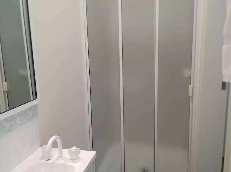 Hotelli Silver Wattle Caravan Park