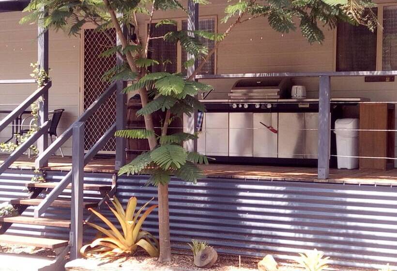 Отель Silver Wattle Caravan Park