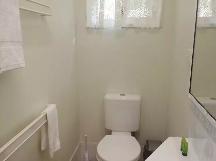 Hotelli Silver Wattle Caravan Park