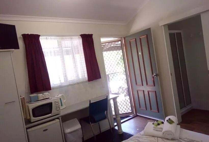 Hotelli Silver Wattle Caravan Park