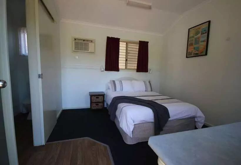 Hotelli Silver Wattle Caravan Park
