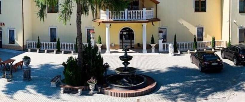 בית מלון כפרי & Spa Antyczny Dwór