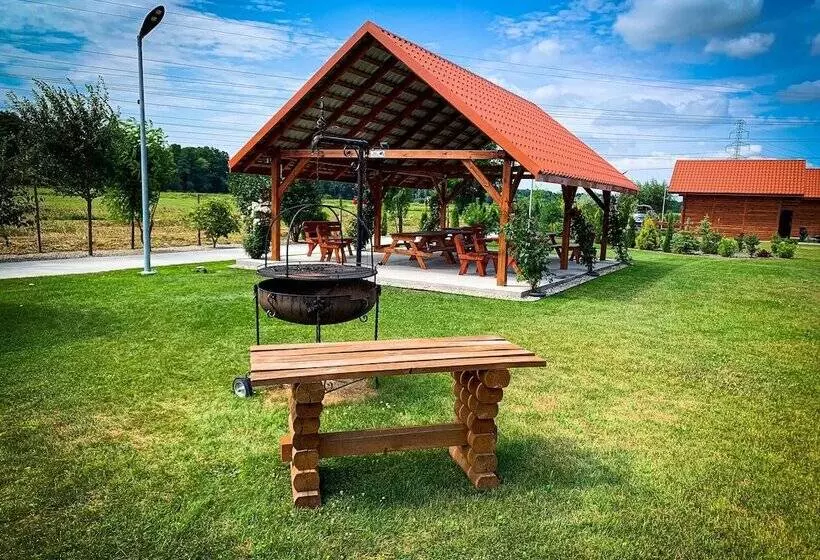 Hotelli & Spa Antyczny Dwór