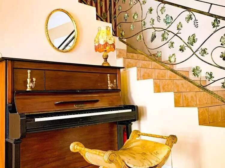 Hotelli & Spa Antyczny Dwór