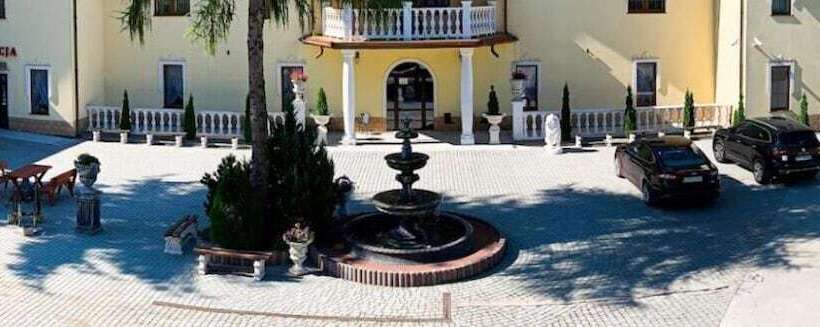 בית מלון כפרי & Spa Antyczny Dwór