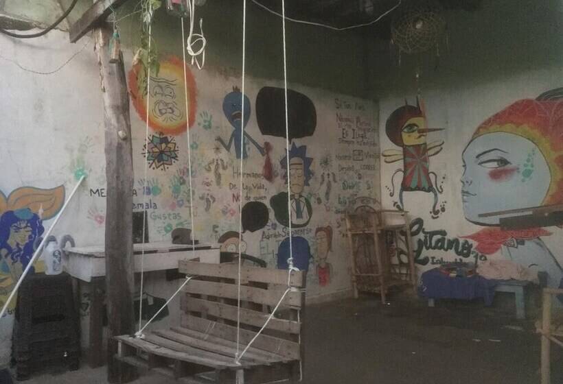 Maya Pan Hostal Hostel