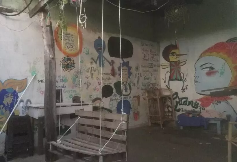 Maya Pan Hostal   Hostel