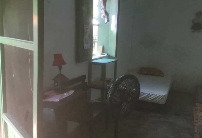 Maya Pan Hostal Hostel