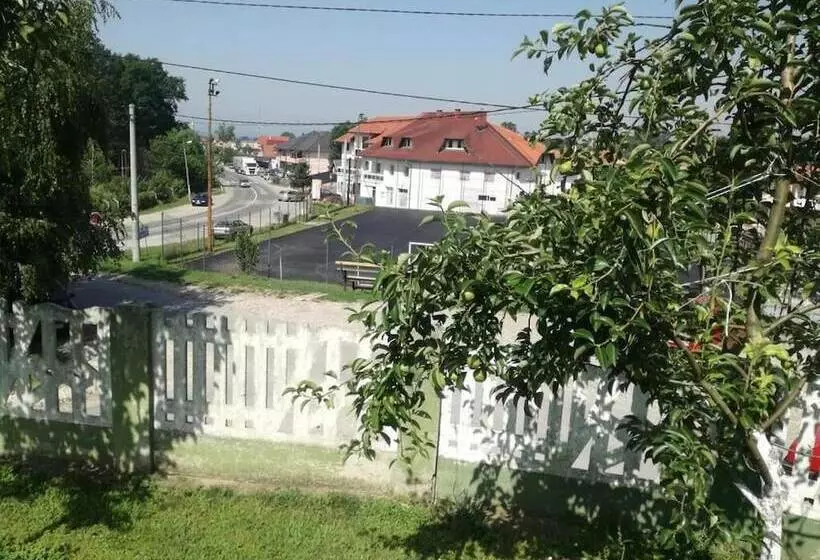 پانسیون Apartmani Denis