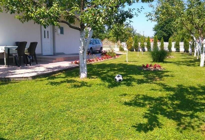 پانسیون Apartmani Denis