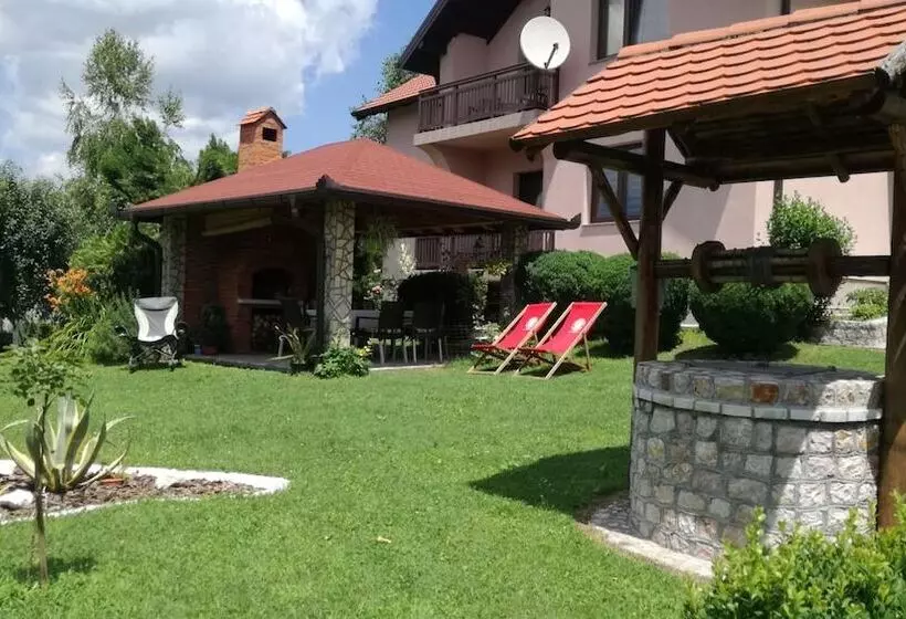 پانسیون Apartmani Denis