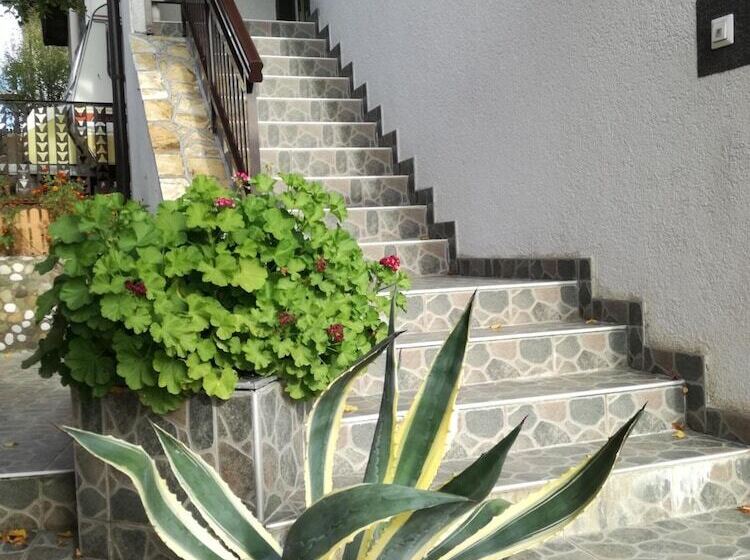 پانسیون Apartmani Denis