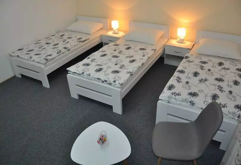 پانسیون Apartmani Denis